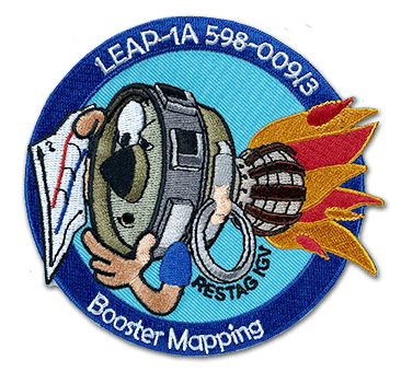Ecusson rond de 10 cm de diamètre représentant une caricature du moteur d'avion LEAP 1A, il est brodé en 11 couleurs.